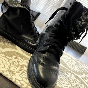 🖤Dr. Martens mid calf boots 🖤